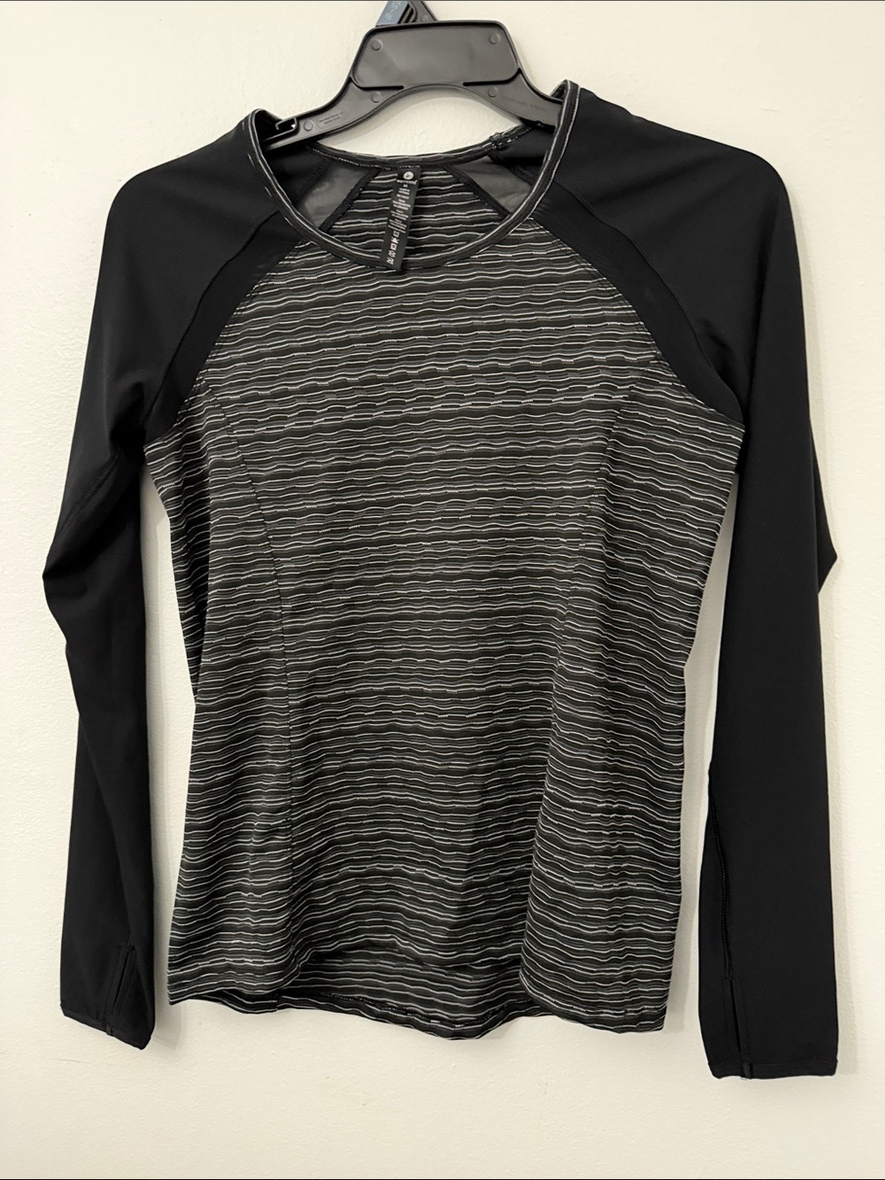90 Degree By Reflex Black & Gray Striped Raglan Long-Sleeve Top